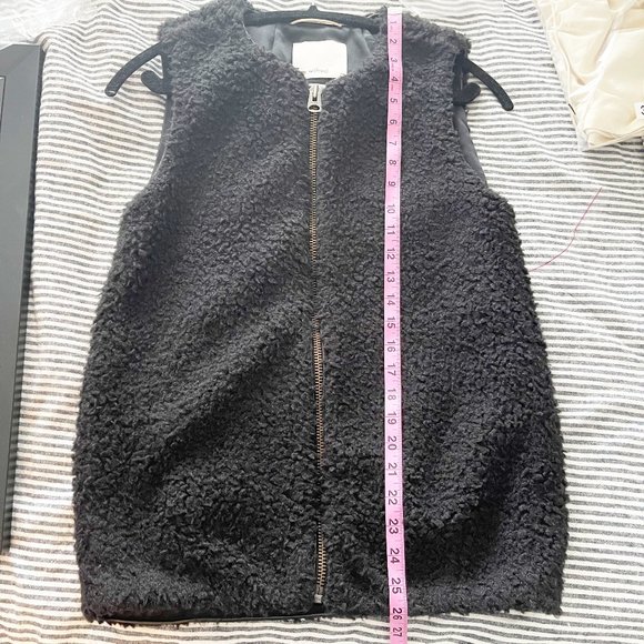✨ NWOT Black Chatou Vest | Aritzia - Picture 8 of 9